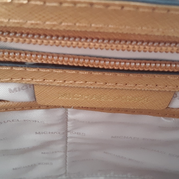 Michael kors Brown Leather Tote - great condition - Picture 4 of 13